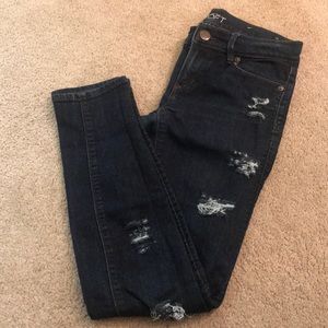 Destructed dark wash Skinny Jeans